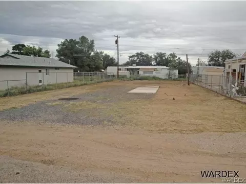 3090 E Suffock, Kingman, AZ 86409 photo 2