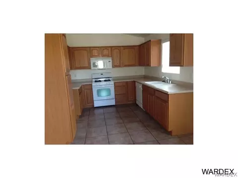 3907 E Snavely Ave, Kingman, AZ 86409 photo 8