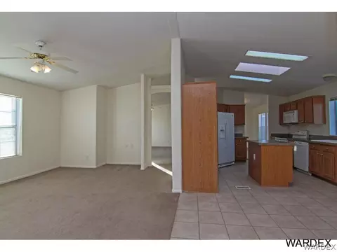 2453 E Buckeye Rd, Kingman, AZ 86409 photo 7