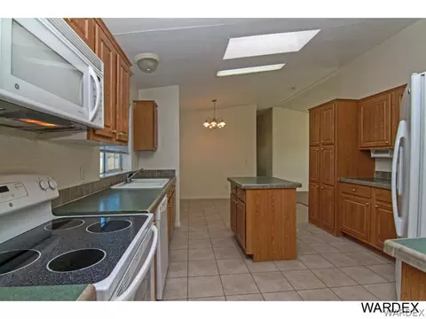 2453 E Buckeye Rd, Kingman, AZ 86409 photo 4