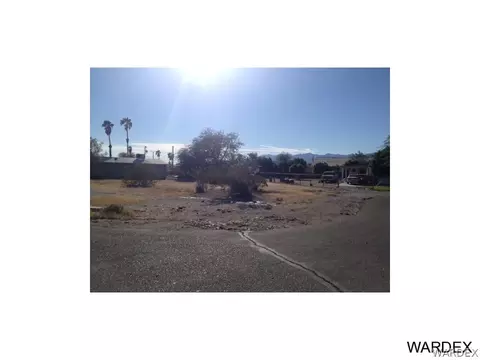 2031 Buccaneer Dr, Bullhead City, AZ 86442 photo 2