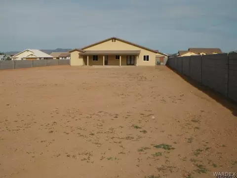 3819 Eagle Rock Rd, Kingman, AZ 86409 photo 2
