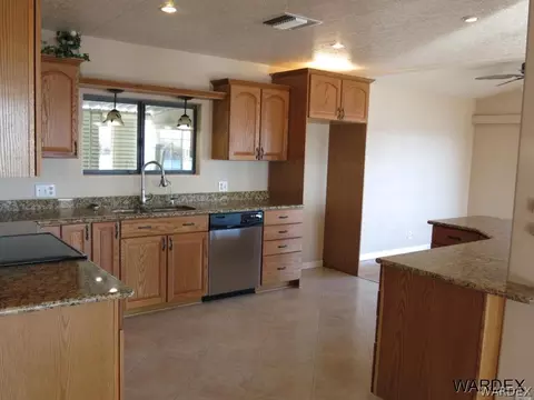 558 Beach Dr, Needles, CA 92363 photo 3