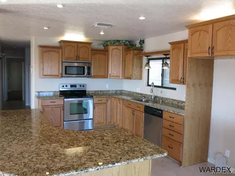 558 Beach Dr, Needles, CA 92363 photo 2
