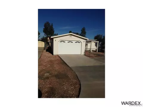 1069 E Pine Dr, Mohave Valley, AZ 86440 photo 2