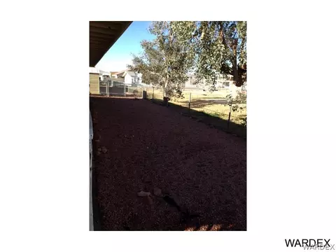 1069 E Pine Dr, Mohave Valley, AZ 86440 photo 4