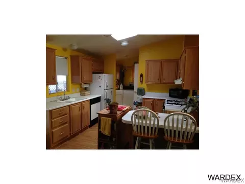 1069 E Pine Dr, Mohave Valley, AZ 86440 photo 6