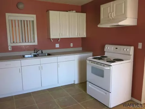 102 N K St, Needles, CA 92363 photo 2