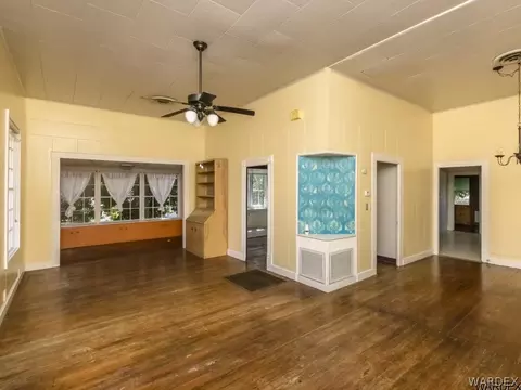 520 E Spring St, Kingman, AZ 86401 photo 2