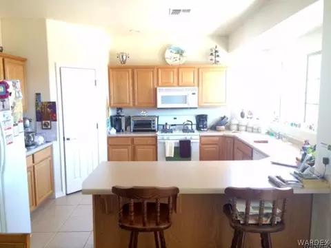 2040 John Wayne Dr, Kingman, AZ 86409 photo 3