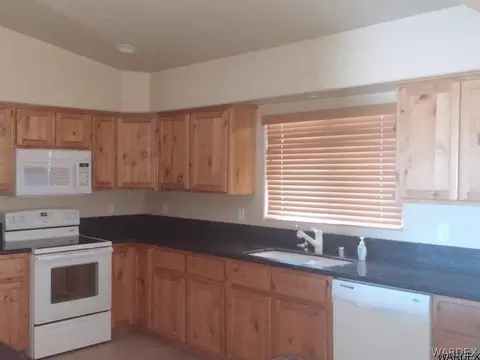 7045 E Monument Dr, Kingman, AZ 86401 photo 3