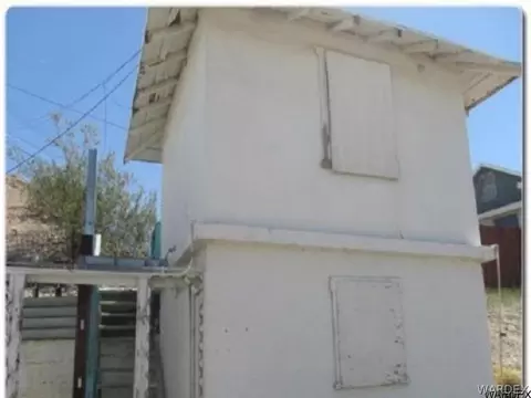 319 E St, Needles, CA 92363 photo 6