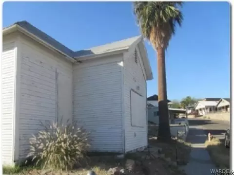 319 E St, Needles, CA 92363 photo 10