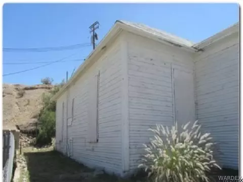 319 E St, Needles, CA 92363 photo 4