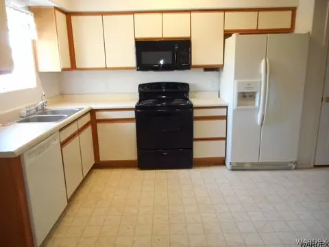 7633 E Monte Tesoro Dr, Kingman, AZ 86401 photo 9