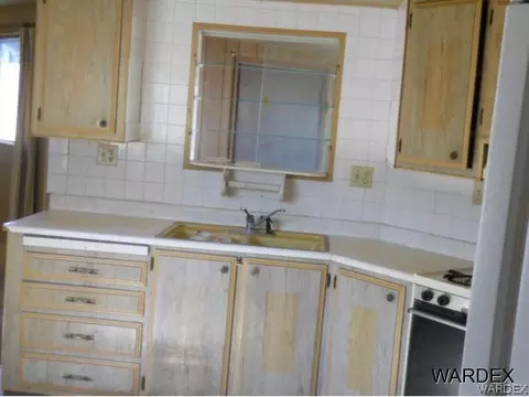 3180 E Devlin, Kingman, AZ 86409 photo 2
