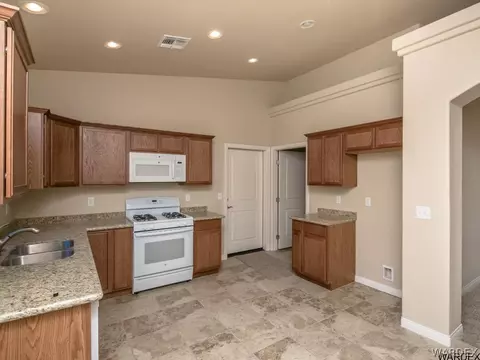 2712 Chambers Ave, Kingman, AZ 86401 photo 6