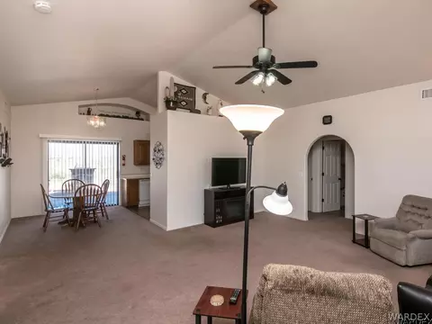 7367 E Superstition Dr, Kingman, AZ 86401 photo 5