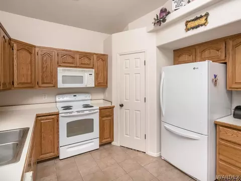 7367 E Superstition Dr, Kingman, AZ 86401 photo 11