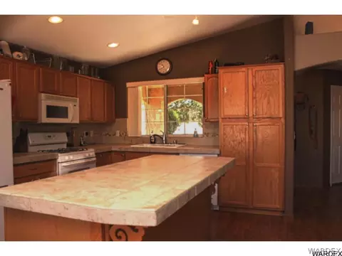 3859 E Ames Ave, Kingman, AZ 86409 photo 5