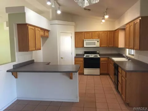 7007 E Concho Pl, Kingman, AZ 86401 photo 5