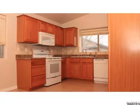 3480 N Apache St, Kingman, AZ 86401 photo 2