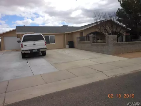 3284 N Apache St, Kingman, AZ 86401 photo 2
