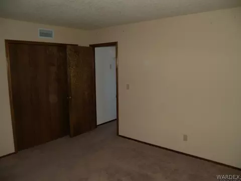 7922 E Saddleback Dr, Kingman, AZ 86401 photo 9