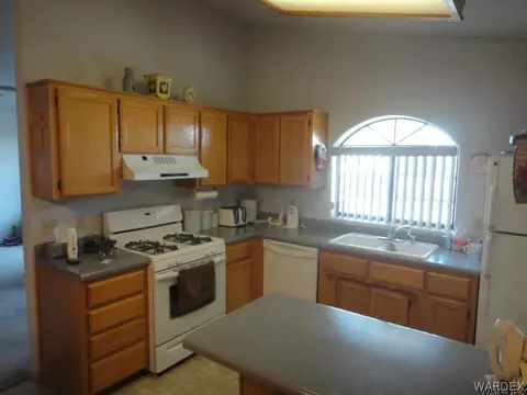 2260 E Mcvicar Ave, Kingman, AZ 86409 photo 12