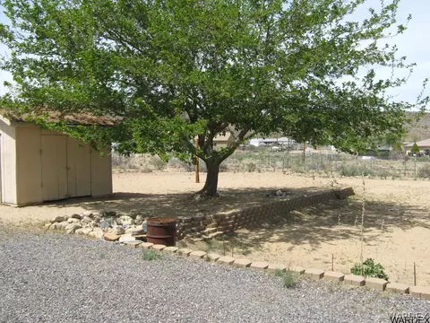 2225 E Valley View Rd, Kingman, AZ 86409 photo 2
