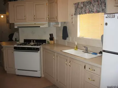 5399 E Coconino Dr, Topock, AZ 86436 photo 6