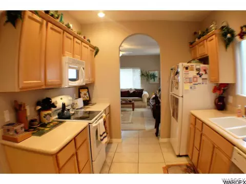 7281 E Stoneaxe Dr, Kingman, AZ 86401 photo 3