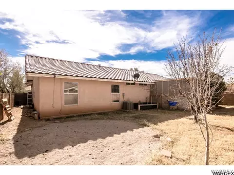 3847 E Snavely Ave, Kingman, AZ 86409 photo 2