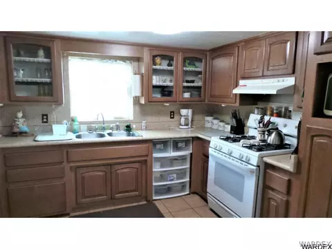 565 E Beverly Ave, Kingman, AZ 86409 photo 4
