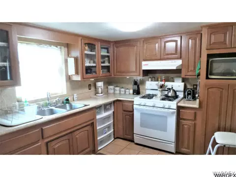 565 E Beverly Ave, Kingman, AZ 86409 photo 3
