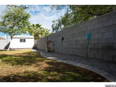 2259 Casa Linda St, Needles, CA 92363 photo 3