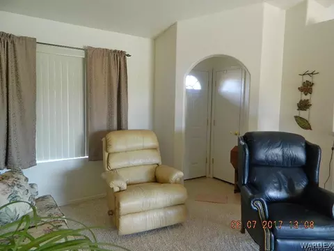7804 E Devils Arch Dr, Kingman, AZ 86401 photo 2