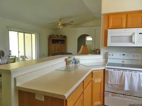 7804 E Devils Arch Dr, Kingman, AZ 86401 photo 3
