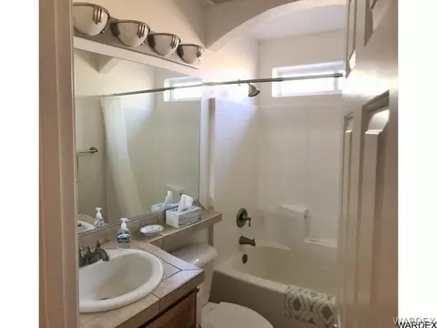 7811 E Devils Arch Dr, Kingman, AZ 86401 photo 9