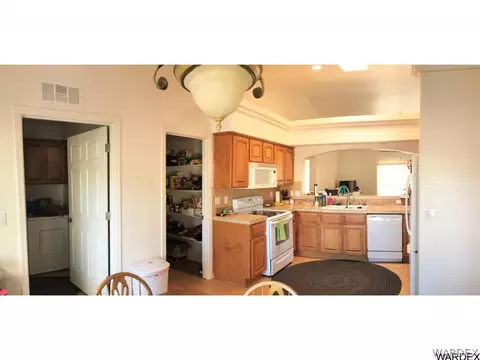 7811 E Devils Arch Dr, Kingman, AZ 86401 photo 3