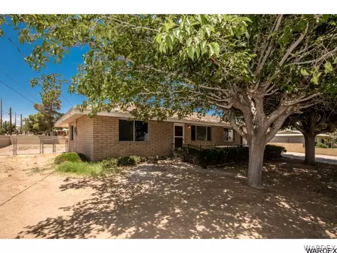 585 E Berk Ave, Kingman, AZ 86409 photo 3
