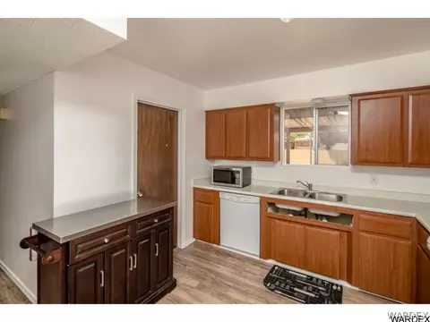 585 E Berk Ave, Kingman, AZ 86409 photo 16