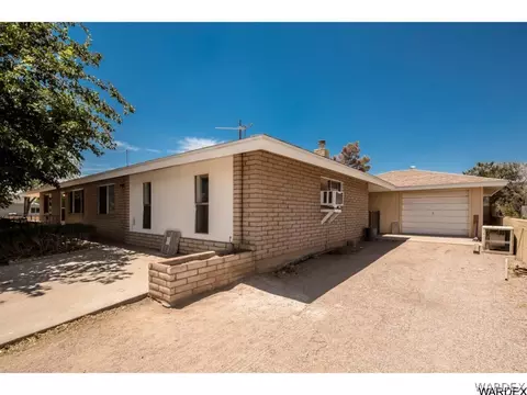 585 E Berk Ave, Kingman, AZ 86409 photo 6