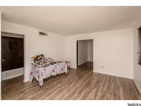 585 E Berk Ave, Kingman, AZ 86409 photo 14