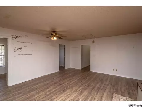 585 E Berk Ave, Kingman, AZ 86409 photo 23