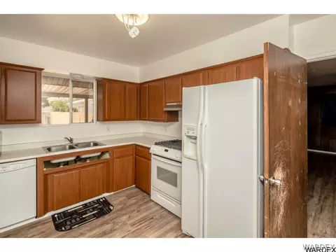 585 E Berk Ave, Kingman, AZ 86409 photo 15