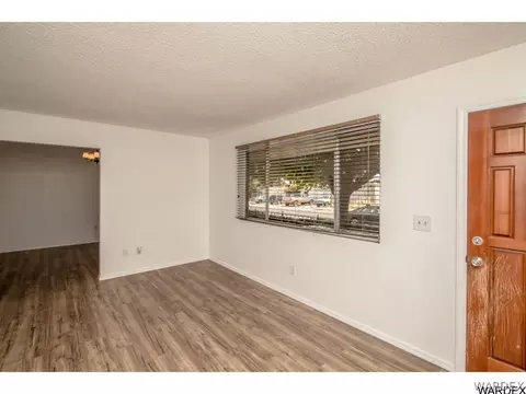 585 E Berk Ave, Kingman, AZ 86409 photo 11