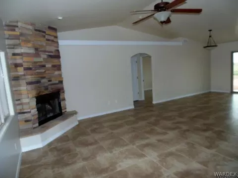 7125 E Stoneaxe Dr, Kingman, AZ 86401 photo 2