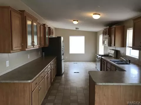 2980 E Suffock Ave, Kingman, AZ 86409 photo 5