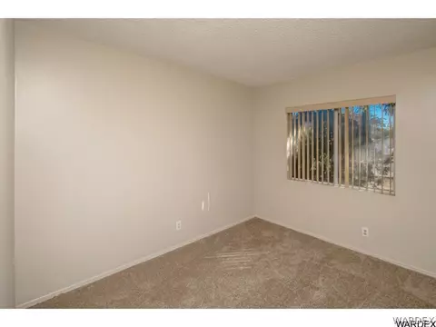425 E Berk Ave, Kingman, AZ 86409 photo 9
